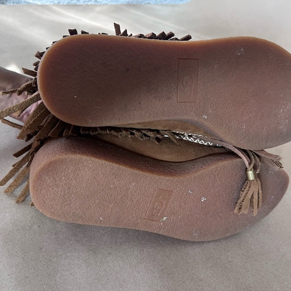 UGG Australia CALEB Chestnut Fringe Nubuck Slip-on Boots 1018944 Moccasins US 6 - Picture 6 of 7